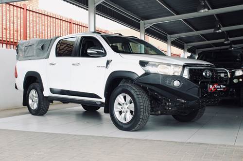 Toyota Hilux 2.8 GD-6 Raider Raised Body Double Cab Auto 4x4  