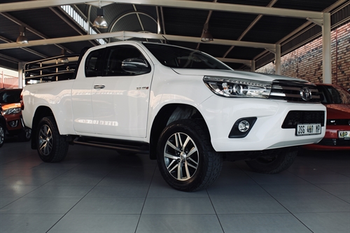 Toyota Hilux 2.8 GD-6 RB Raider Extra Cab Auto 4x4