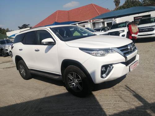 Toyota Fortuner IV 2.4 GD-6 Raised Body