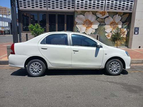 Toyota Etios 1.5 Xs/Sprint 5 Door