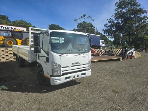 Isuzu NQR 500 - Auto / Manual Tansmission