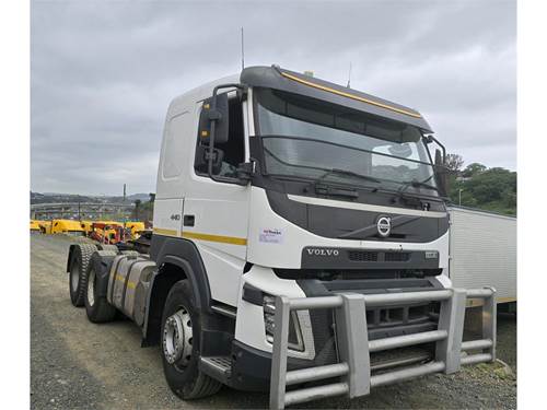 Volvo FMX 440 - 6 x 4 - Sleeper Cab