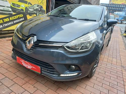 Renault Clio IV 900T (66kW) Expression 5 Door