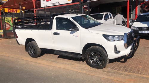 Toyota Hilux 2.4 GD Aircon Single Cab