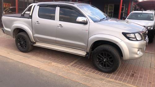 Toyota Hilux ( II) 3.0 D-4D Raider 4X4 Double Cab