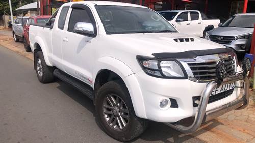 Toyota Hilux ( II) 3.0 D-4D Raider Xtra Cab