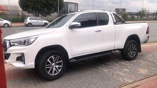 Toyota Hilux 2.8 GD-6 Double Cab Auto 