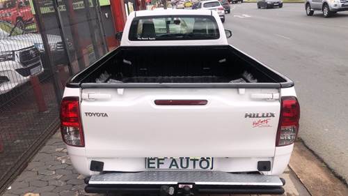 Toyota Hilux 2.4 GD Aircon Single Cab