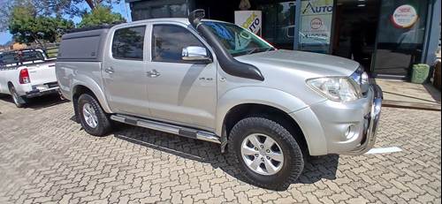 Toyota Hilux (Legend 40) 4.0 V6 VVTi Raider Double Cab 4X4 Auto