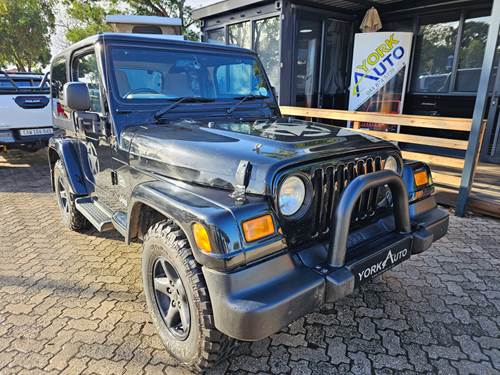 Jeep Wrangler 4.0 Sahara 6 Speed