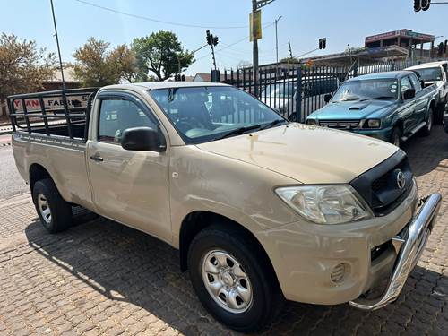 Toyota Hilux 2.5 D-4D SRX 4X4