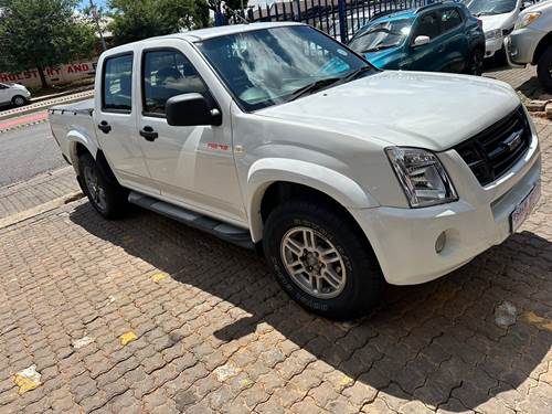 Isuzu KB 250 D-TEQ LE Double Cab