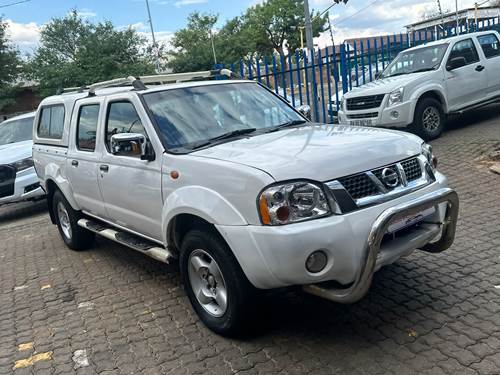 Nissan Hardbody NP300 2.4i Hi-Rider Double Cab