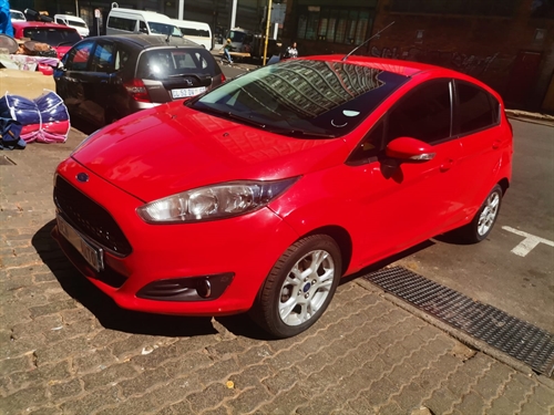 Ford Fiesta 1.4i (71 kW) Ambiente Hatch Back