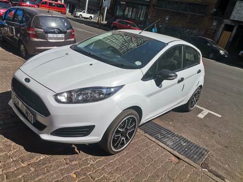 Ford Fiesta 1.4i (71 kW) Ambiente Hatch Back