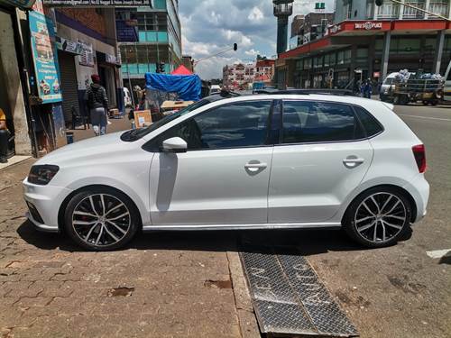 Volkswagen (VW) Polo GTi 1.8 TSi DSG