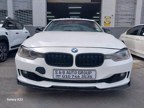 BMW 320i (F30) Auto