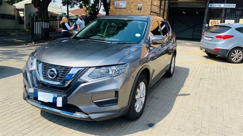 Nissan X-Trail VII 2.0 Visia 4x2