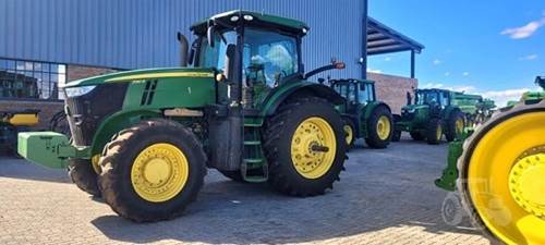 John Deere 7210R (Agric)