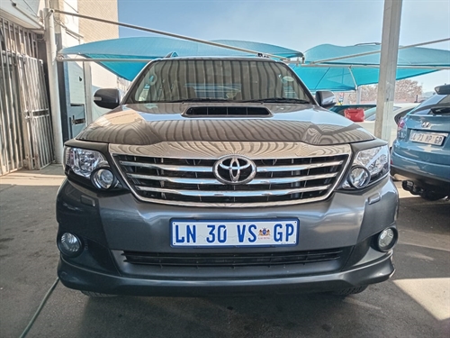 Toyota Fortuner III 2.5 D-4D VNT Raised Body