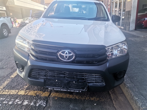 Toyota Hilux 2.4 GD 5MT Aircon Single Cab