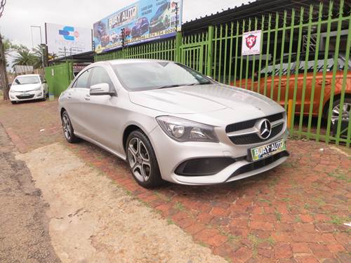 Mercedes Benz CLA 200 Auto ()