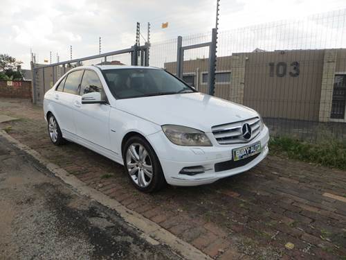 Mercedes Benz C 300 Avantgarde 7G-Tronic