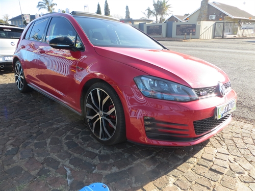 Volkswagen (VW) Golf 7 GTi 2.0 TSi Performance DSG