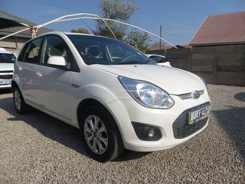 Ford Figo 1.4i Trend 5-Door Hatch Back