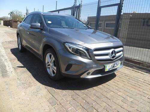 Mercedes Benz GLA 220 CDi