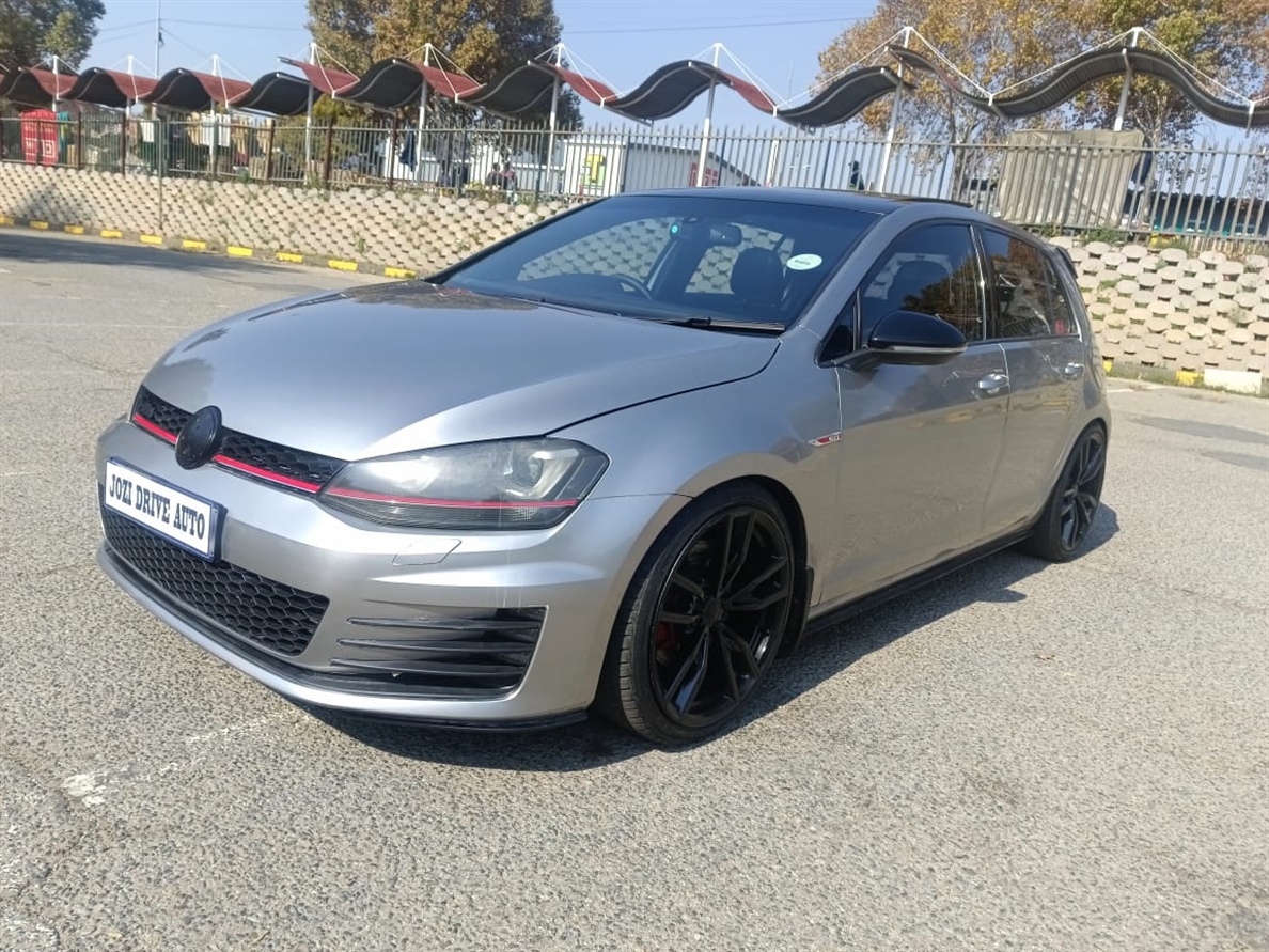 Volkswagen (VW) Golf 7 GTi 2.0 TSi for sale R 209 999 Carfind.co.za