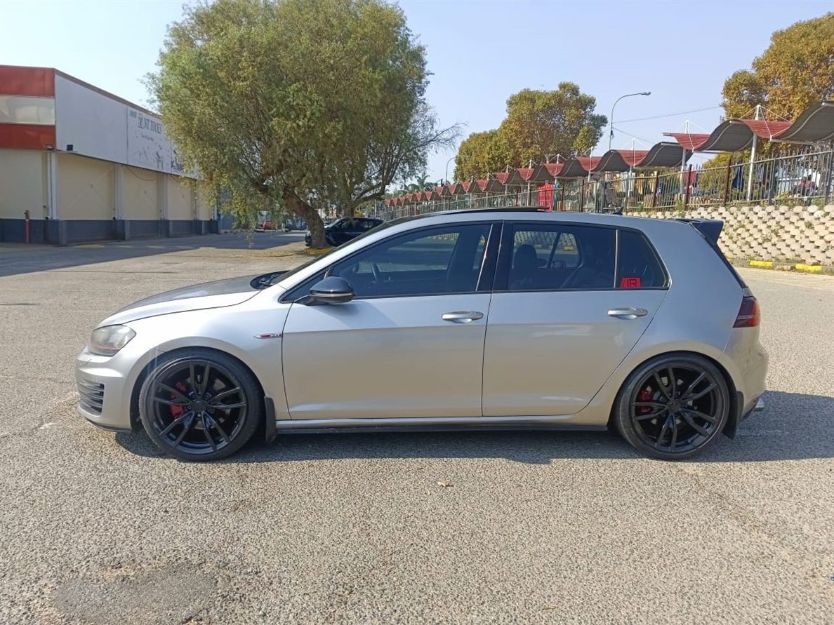 Volkswagen (VW) Golf 7 GTi 2.0 TSi for sale R 209 999 Carfind.co.za