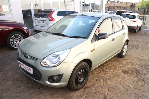 Ford Figo 1.4i Trend 5-Door Hatch Back