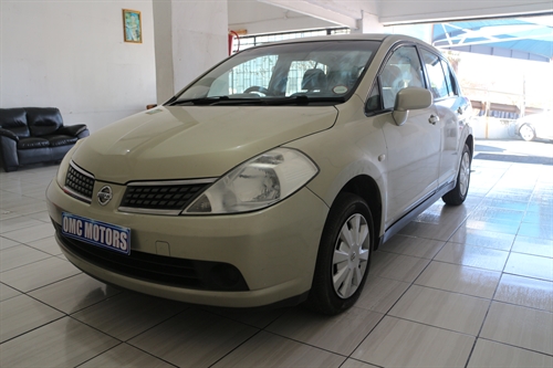 nissan tiida 209