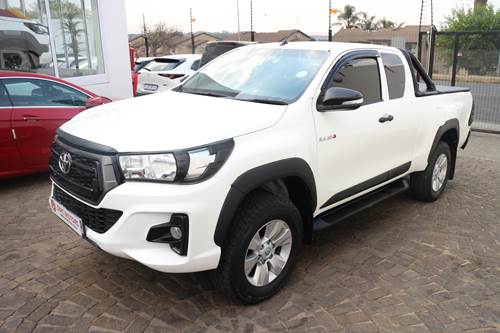 Toyota Hilux 2.4 GD-6 RB SRX Extra Cab 