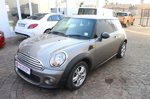 MINI Cooper Mark III JCW Coupe Steptronic