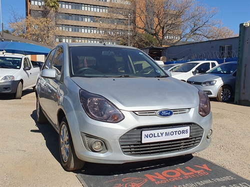 Ford Figo 1.4i Trend 5-Door Hatch Back