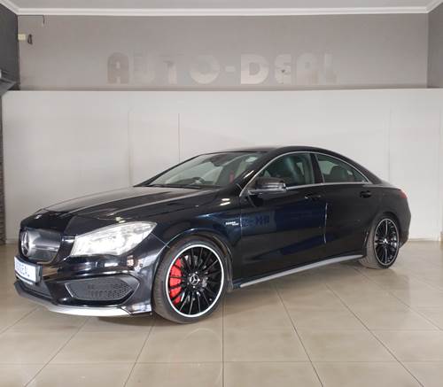 Mercedes Benz AMG CLA 45 7G- DCT