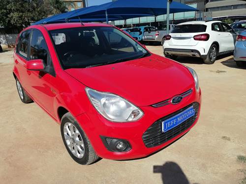 Ford Figo 1.4i Trend 5-Door Hatch Back