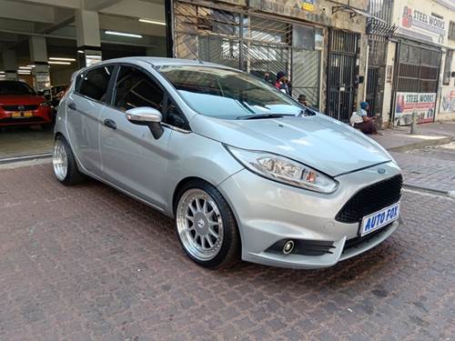 Ford Fiesta 1.4i (71 kW) Ambiente Hatch Back