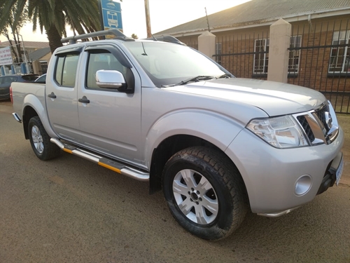 Nissan Navara 2.5 dCi Double Cab LE 4X4 Auto