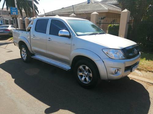 Toyota Hilux (Mark II) 2.7 VVTi Raider R/B Double Cab