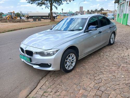 BMW 320i (F30) Auto