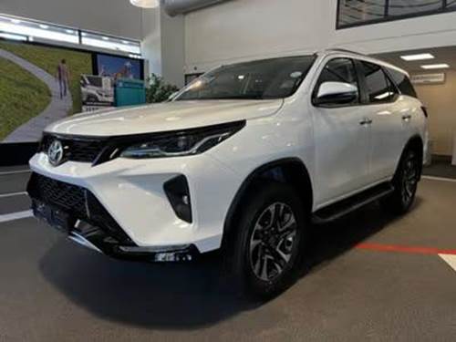 Toyota Fortuner VI 2.4GD-6 Raised Body Auto