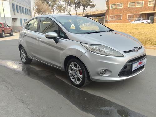 Ford Fiesta 1.4i (71 kW) Ambiente Hatch Back