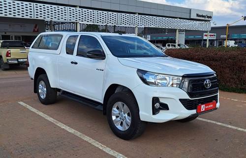 Toyota Hilux 2.4 GD-6 RB SRX Extra Cab 