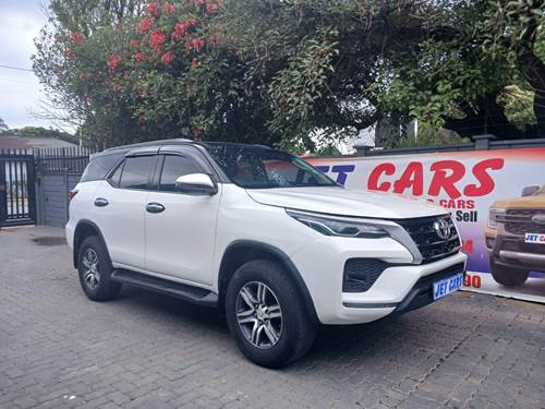 Toyota Fortuner IV 2.4 GD-6 Raised Body