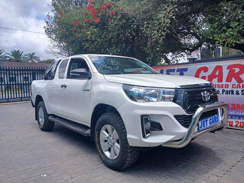 Toyota Hilux 2.4 GD-6 RB SRX Extra Cab 