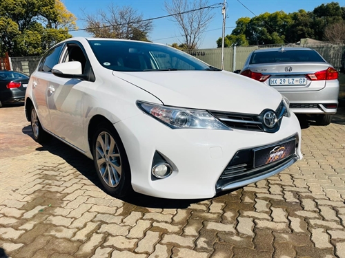 Toyota Auris 1.6 XR CVT