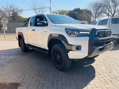 Toyota HIlux 2.8 GD-6 RB Legend Extra Cab Auto 4x4